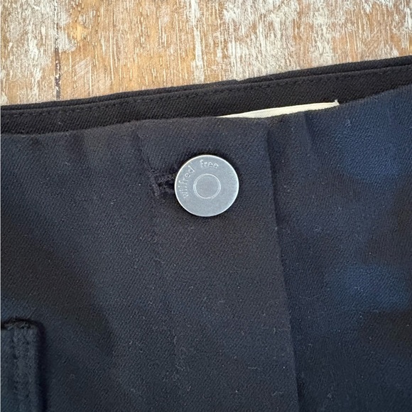 Aritzia Wilfred Free Salcido shorts size 8 - Picture 3 of 8